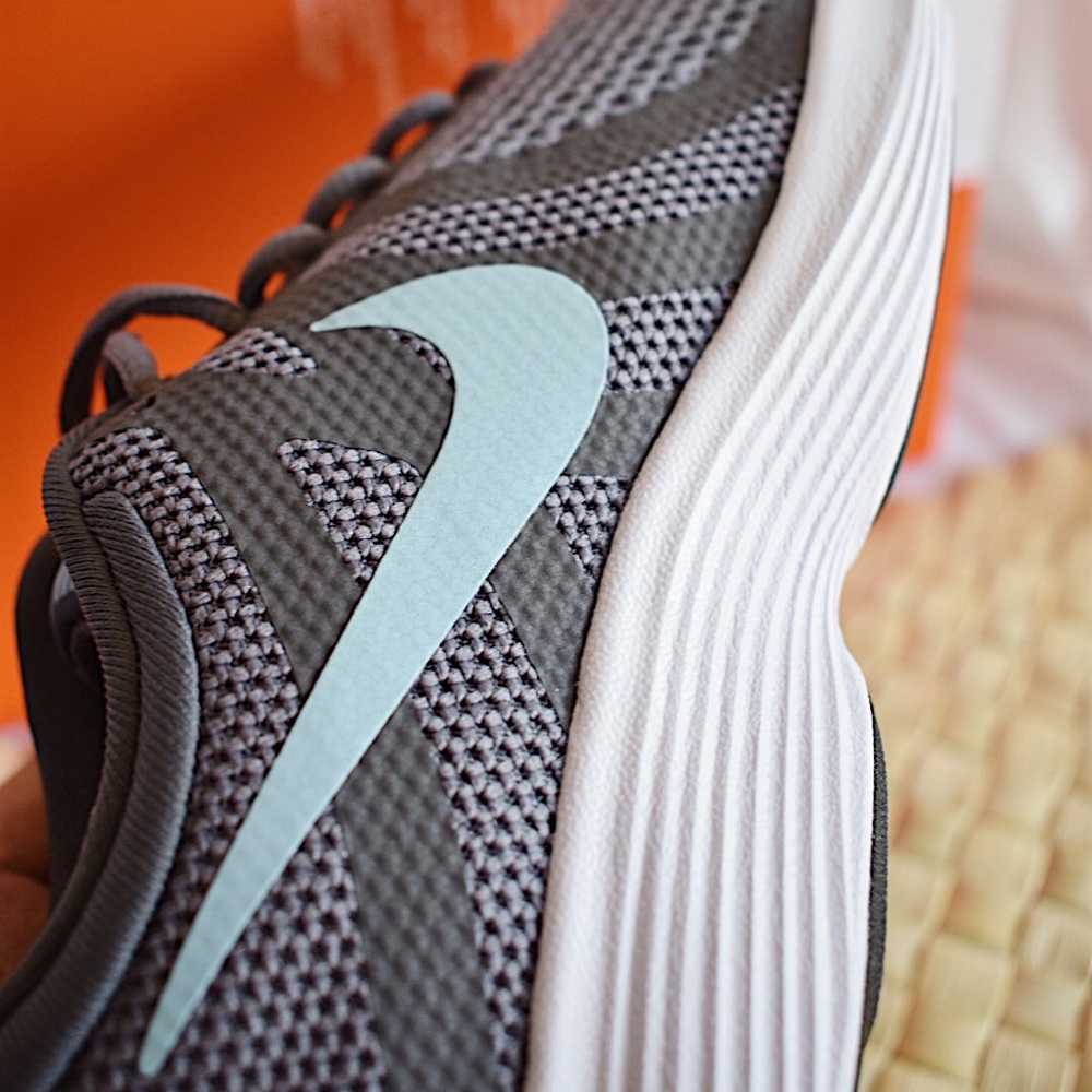 🚨SOLD🚨NEW WMNS Nike Revolution 4 - Picture 7 of 10